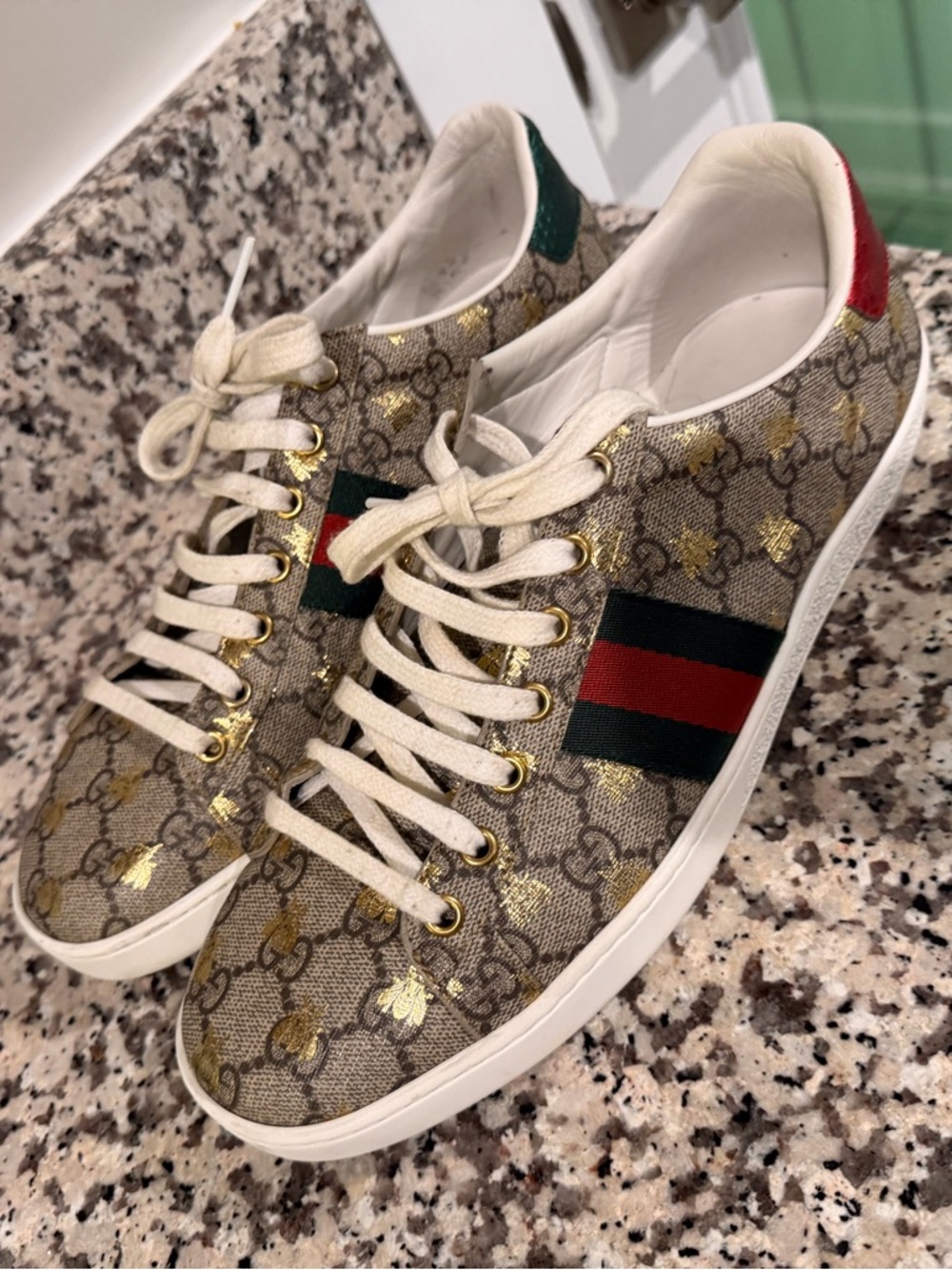 Gucci GG Supreme Bee Low-Top Sneaker in Beige with Red & Green Stripe - Picture 7 of 9